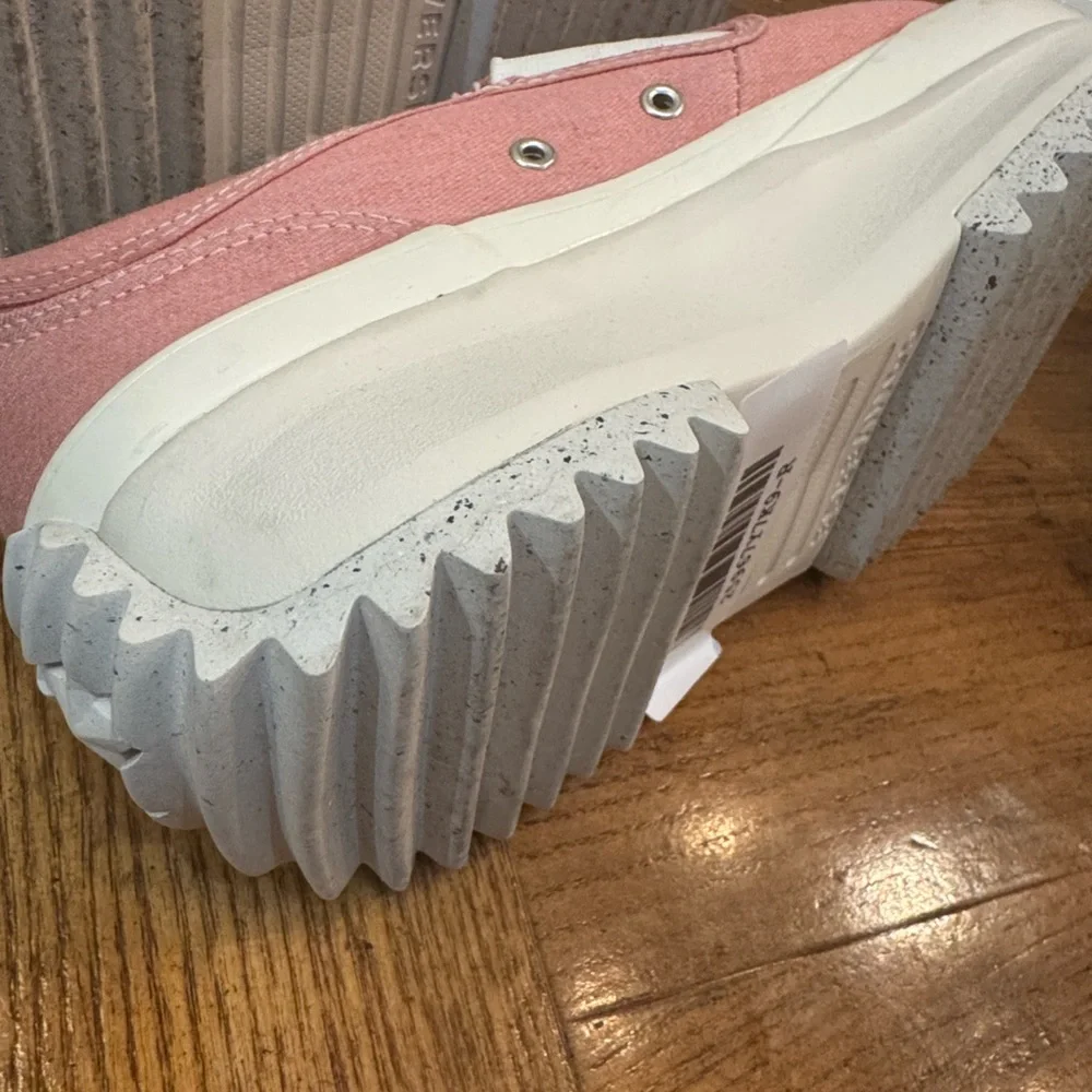 Converse Pink Slip-On Platform Sneakers | Unisex - Picture 9 of 9